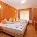 Hotell Kuenstleralm 3*