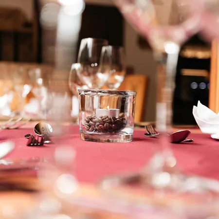 Kuenstleralm ホテル