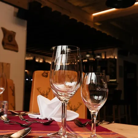 Kuenstleralm 3* カプルーン