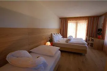 Kuenstleralm Hotel 3*