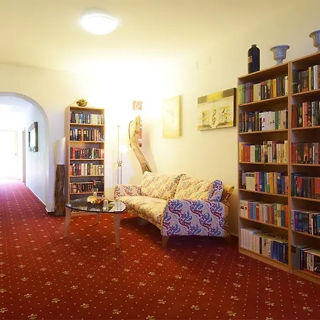 Kuenstleralm 3* カプルーン