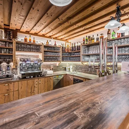 Kuenstleralm Hotel 3*