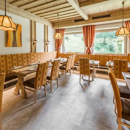 Kuenstleralm カプルーン