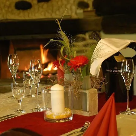 Kuenstleralm ホテル