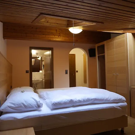 ホテル Kuenstleralm 3*