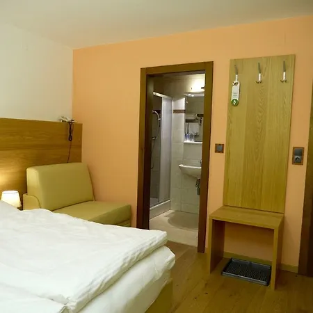 Kuenstleralm 3* カプルーン