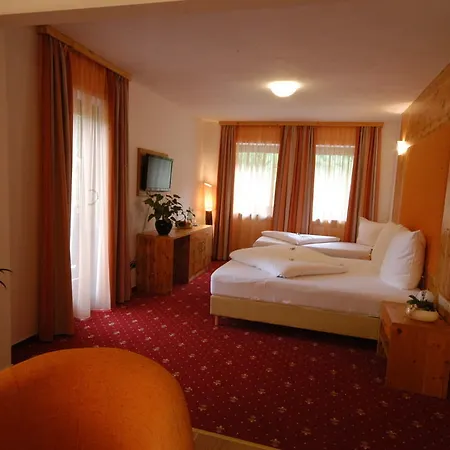 Kuenstleralm 3* カプルーン