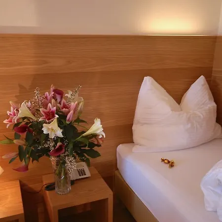 Hotel Kuenstleralm 3*