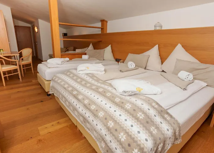 Hotel Kuenstleralm 3*