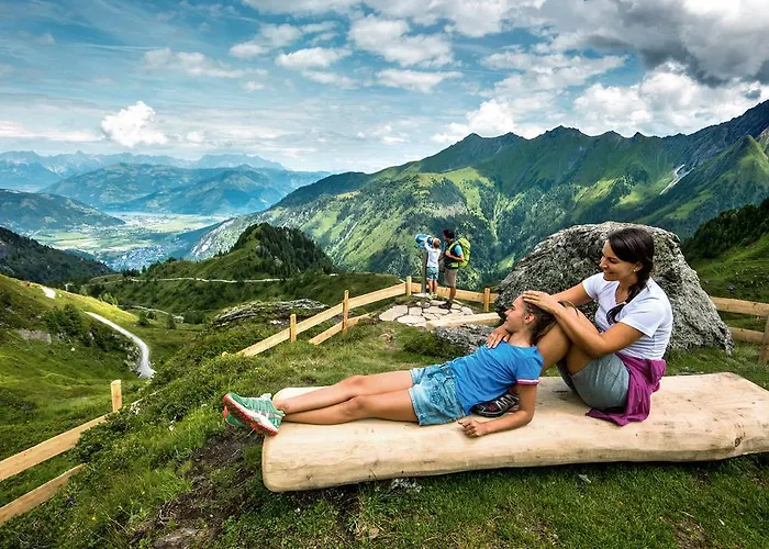 Hotel Kuenstleralm 3*