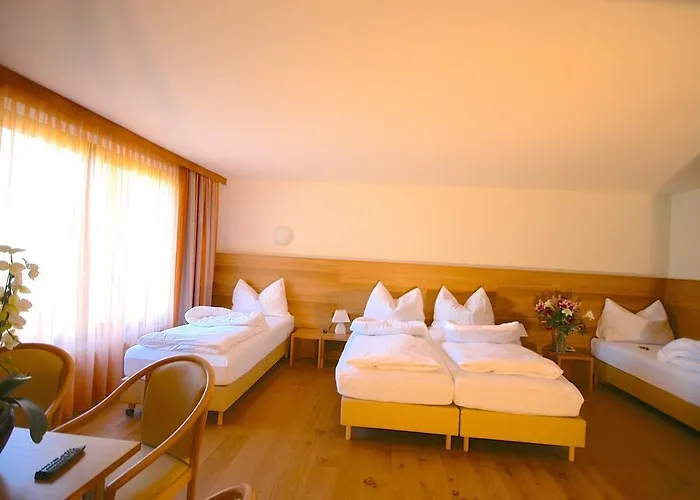 Hotel Kuenstleralm 3*